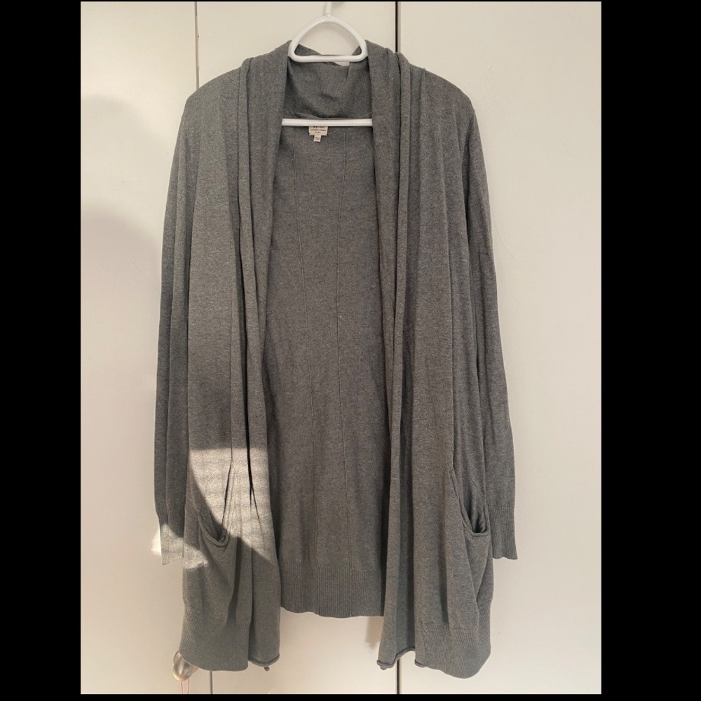 Aritzia Wilfred Grey Cardigan Sweater size L